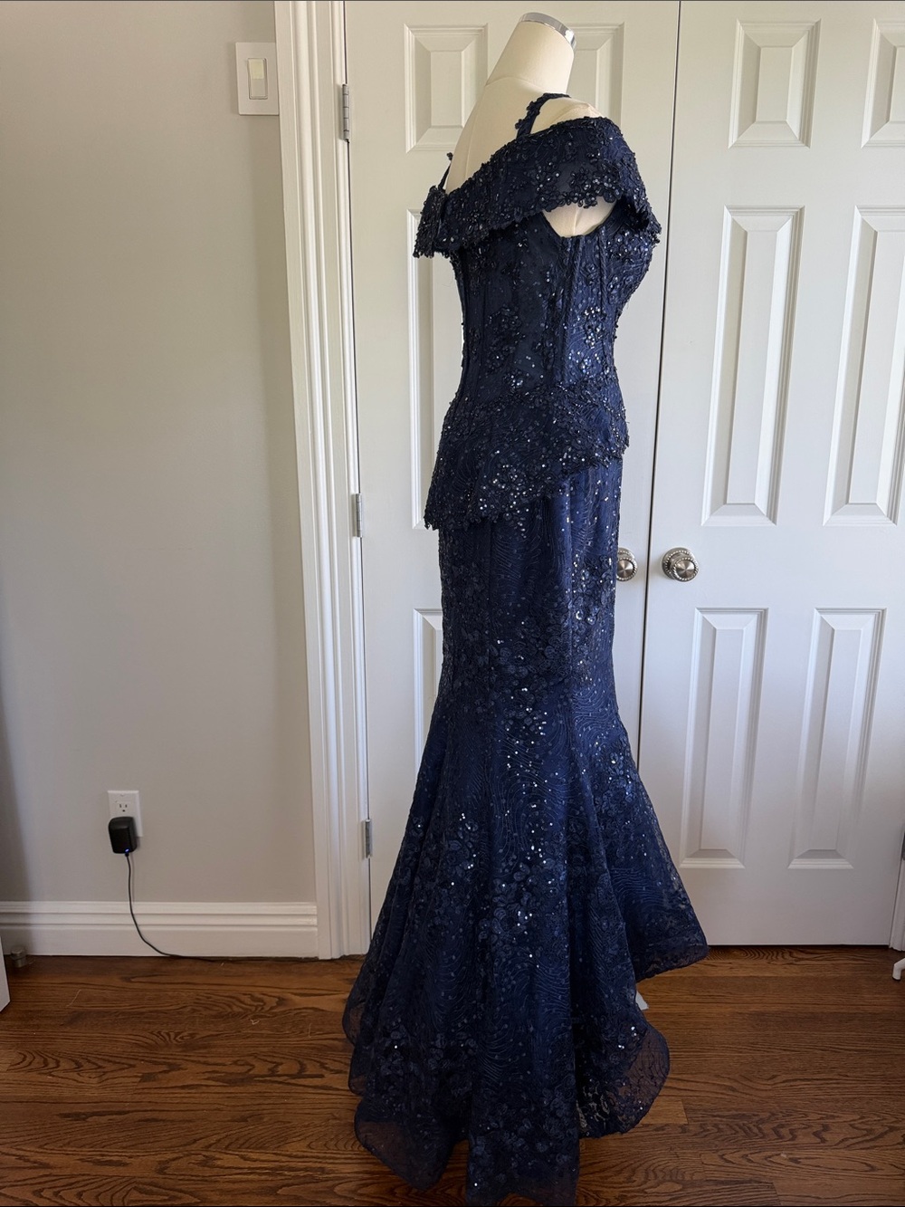 Ivonne D for Mon Cheri Off-Shoulder Sequins Embroidered Wedding MOB Gown Size6-8 - Picture 9 of 17